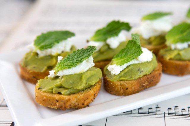 Avocado and Goat Cheese Toasts!